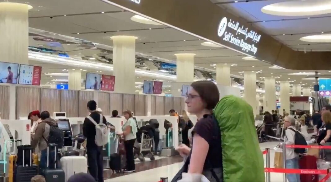 Americanii blocați în Emiratele Arabe Unite își exprimă nemulțumirea față de lipsa sprijinului din partea guvernului Statelor Unite / Ei se plâng de comunicarea „foarte dezamăgitoare” și de liniile de asistență defectuoase