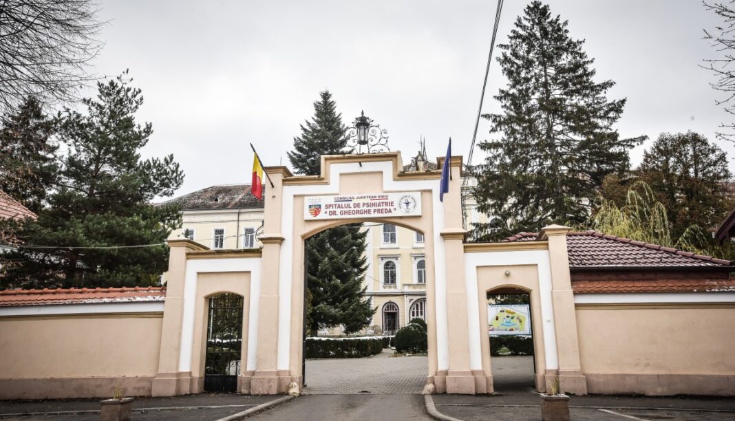 Asociaţia Spitalelor Publice de Psihiatrie din România: Riscăm sancţiuni europene din cauza supraaglomerării