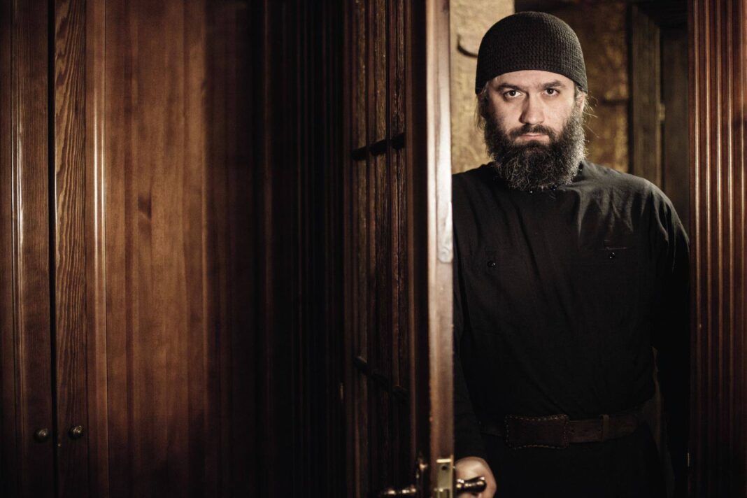 Asociația Studenților Creștin-Ortodocși a anulat o conferință cu controversatul călugăr pro-rus și anti-occidental Savatie Baștovoi după reacțiile dure ale publicului