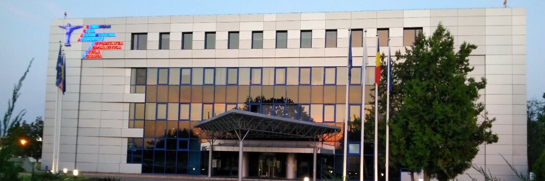 Autoritatea Aeronautică Civilă Română reclamată pentru lentoare: „Te obligă să aștepți 10 luni înainte să îți permită să depui documentația pentru un aviz” / AACR: Programările sunt generate automat de sistem, în ordinea depunerii cererilor