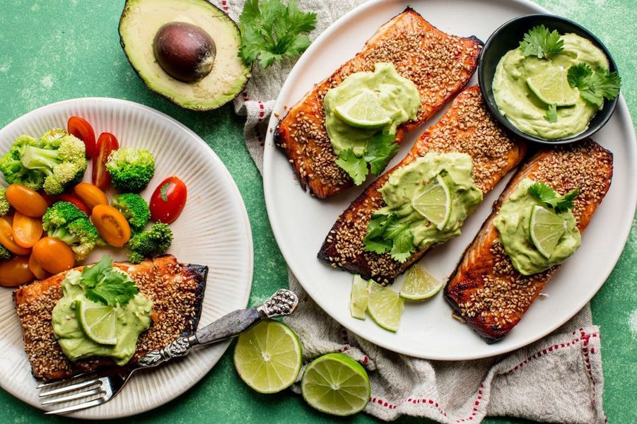 Avocado sau somon? Ce aliment este mai bun pentru sănătatea creierului