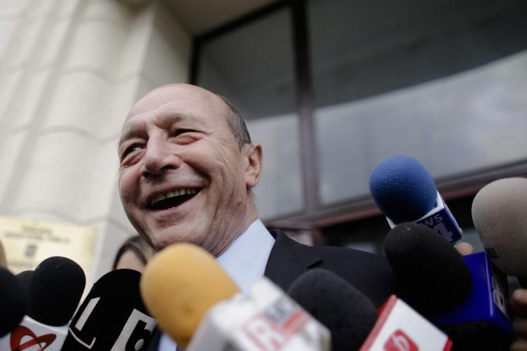 Băsescu: Este posibil ca Iranul să încerce să lovească echipamentele americane dislocate în bazele de la Kogălniceanu şi Turda / Statul trebuie să ia urgent măsuri preventive de informare a populaţiei