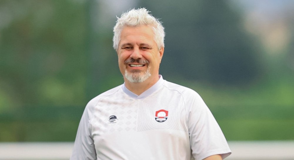 Bătăile încasate la arabi i-au făcut otită lui Șumudică. Antrenorul a ajuns la urgență la spital