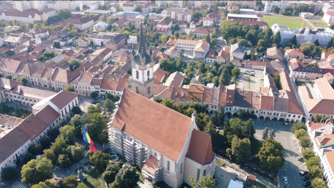 Bistriţa vrea să se promoveze sub titulatura de „Cetatea florilor”, marcă înregistrată deja la OSIM de administraţia locală / Această temă va deveni baza strategiei de dezvoltare a municipiului