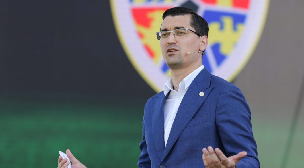 Burleanu îl apără pe Vassaras în scandalul arbitrajului! „Nu există niciun risc să fie înlocuit”