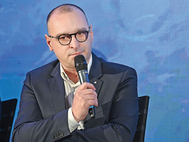 Bursă. MedLife vede oportunităţi de creştere în 2026, dar presiunea asupra marjelor şi a profitului net rămâne o provocare