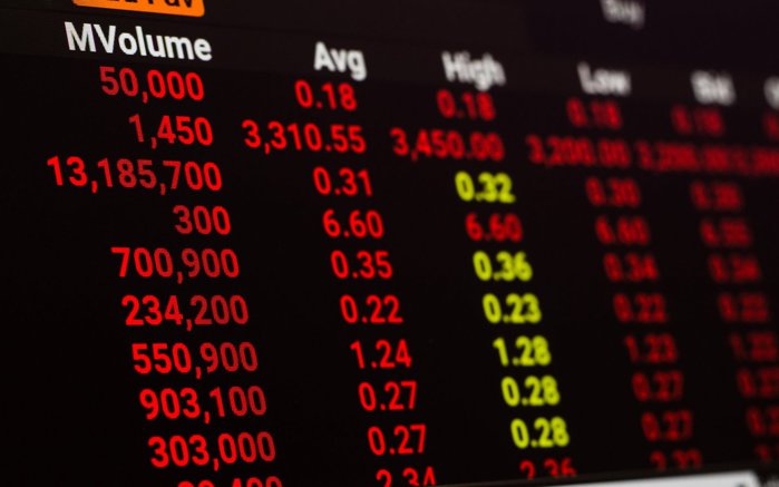 Bursa pierde 1%, într-o zi cu scăderi pe majoritatea companiilor incluse în indicele BET. OMV Petrom închide şedinţa pe zero, după un plus de peste 2% la deschidere