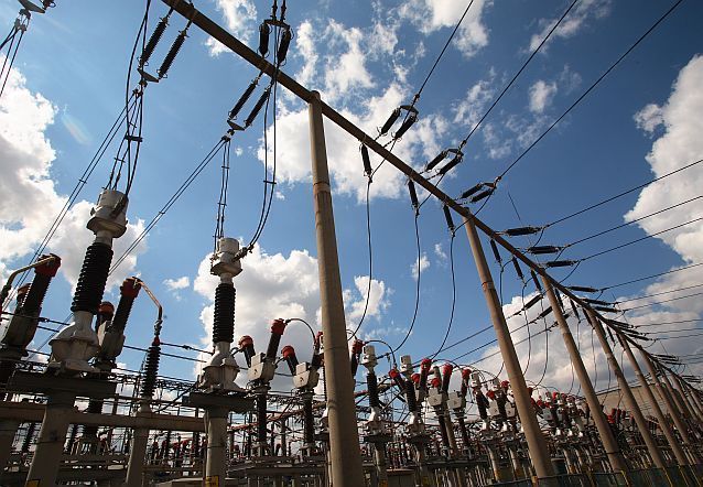 Bursă. Transelectrica vrea să suplimenteze o linie de credit de la BCR la 375 mil. lei şi propune dividende de 0,48 lei pe acţiune din profitul reportat