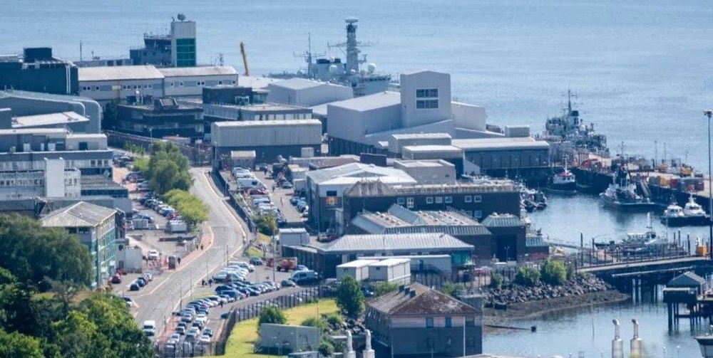 Ce lege ar fi încălcat românca arestată alături de un iranian în apropierea submarinelor nucleare britanice. Explicațiile MAE