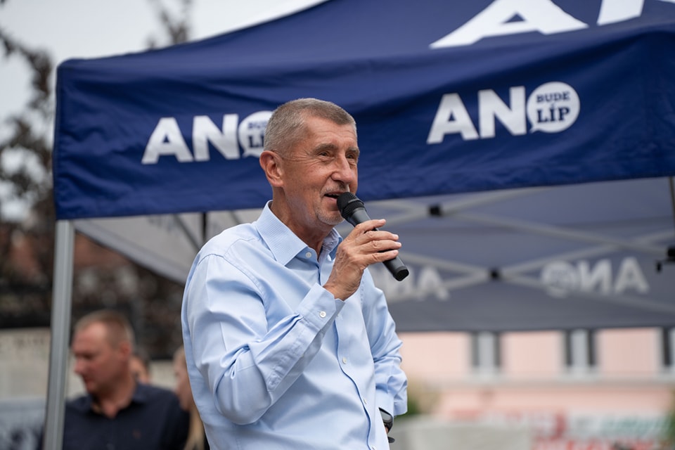 Cehia a redus bugetul apărării sub pragul de 2% din PIB / Ambasadorul SUA la NATO: Toți aliaţii trebuie să-şi onoreze angajamentul de la Haga