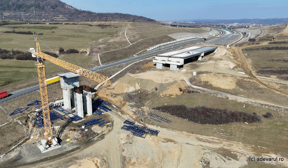 Cel mai complex nod de autostradă prinde contur. „Va avea numeroase poduri, pasaje și chiar viaducte, pe trei niveluri”