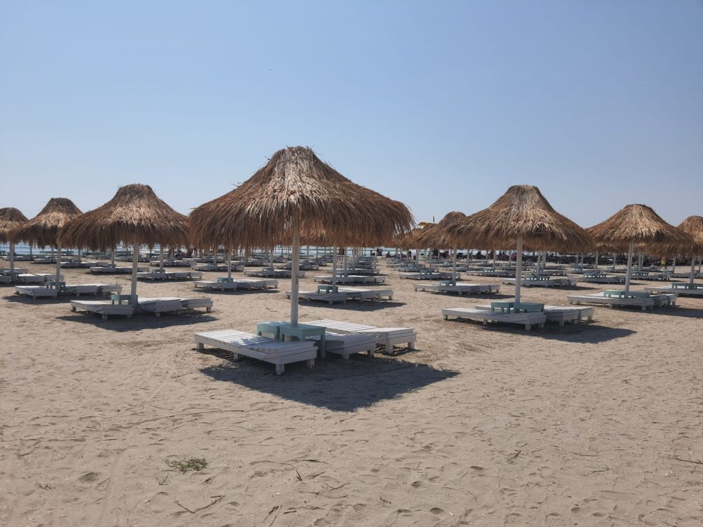 Cererea de suspendare a licitației pentru plajele din Năvodari, respinsă în instanță / Decizia nu e definitivă