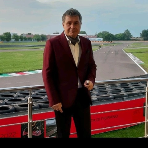 Cine conduce vânzările Ferrari şi Aston Martin în România: Bogdan Jambori, inginer mecanic cu experienţă în industria auto şi chimică