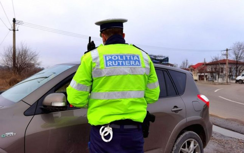 Cine este responsabil dacă un pasager nu poartă centura de siguranță. Explicațiile Poliției Rutiere