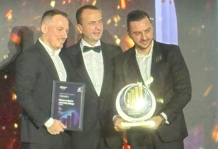 Cine sunt Laurenţiu Bălaşa şi Marius Iordache, cei care au creat Bible Chat, cel mai valoros startup românesc din tehnologie, o aplicaţie pe care americanii o descarcă în masă şi care a câştigat EY Entrepreneur of the Year