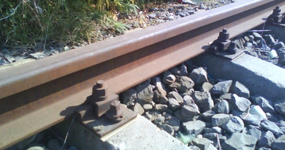 Circulație feroviară întreruptă pe relația Brașov – Sighișoara. S-a rupt o șină de cale ferată