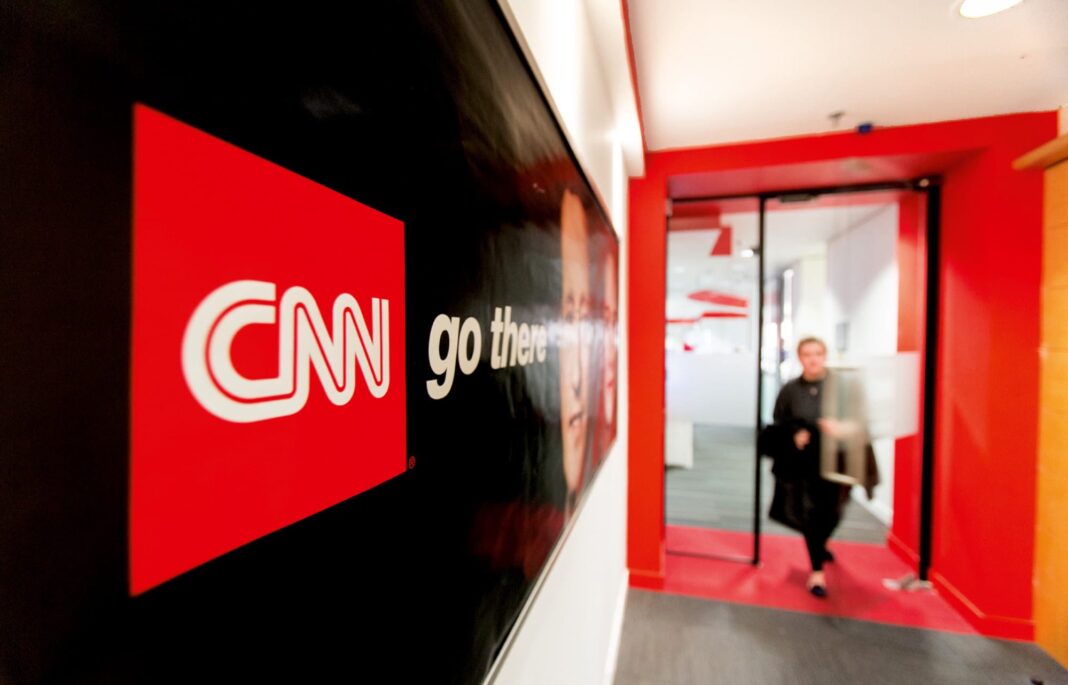 CNN, sub tirul acuzațiilor din cauza unei postări bizare despre adolescenții din Pennsylvania inculpați pentru că aruncat cu bombe la un protest din New York / Televiziunea a șters postarea despre atentat și admite că și-a încălcat normele editoriale