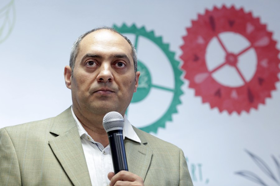 Comentarii rasiste la o postare despre discriminare. Gelu Duminică: „Modelul pe care copiii tăi îl au pornește de la tine