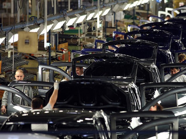Constructorii şi furnizorii auto suferinzi ai Europei îşi întorc privirile către industria de apărare pentru a rămâne pe linia de plutire