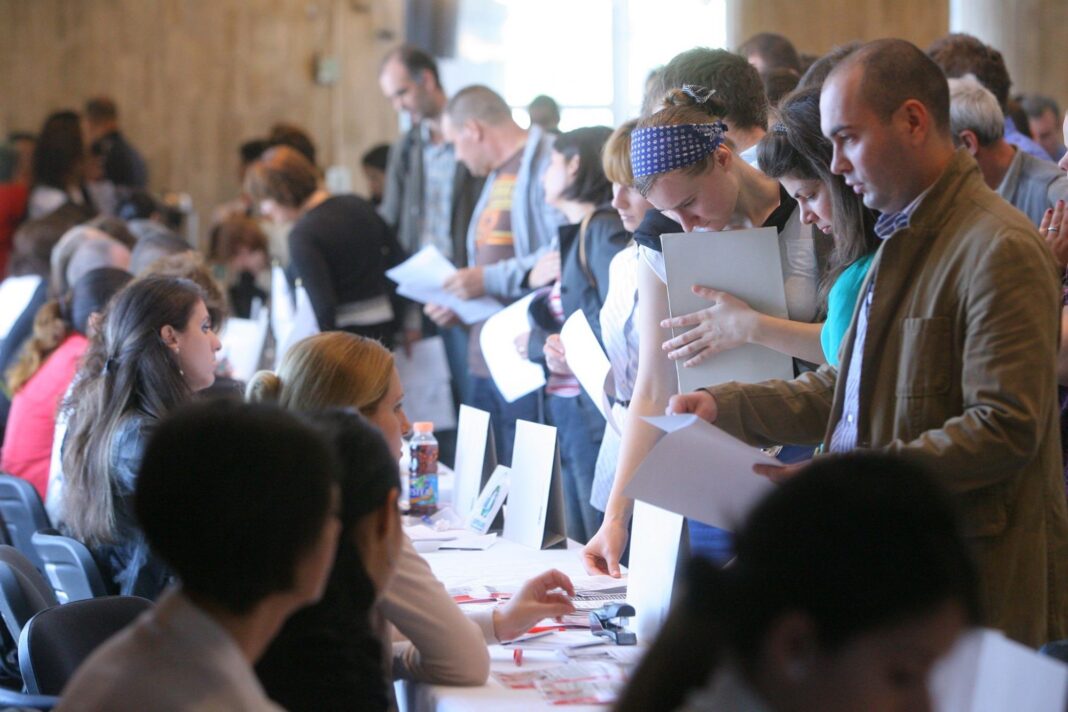 Corectarea schemelor de sprijin pentru șomeri. Bolojan: „Am găsit abuzuri şi rezultate foarte slabe”