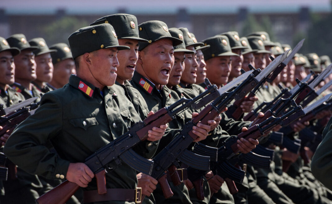 Coreea de Nord ar fi obţinut profituri de până la 14,4 miliarde de dolari din implicarea în războiul Rusiei în Ucraina