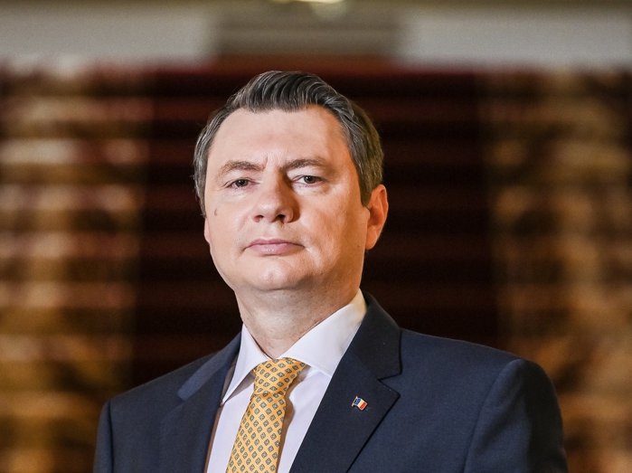 Cosmin Marinescu, viceguvernator BNR: cheltuielile cu dobânzile ajung la 3% din PIB în bugetul din 2026, iar deficitul de 6,2% nu include riscurile tensiunilor globale. Reducerea costurilor de finanţare a datoriei este prioritară