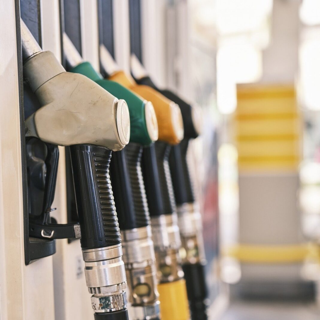 Croaţia plafonează preţurile la combustibili pe fondul creşterii cotaţiilor petrolului