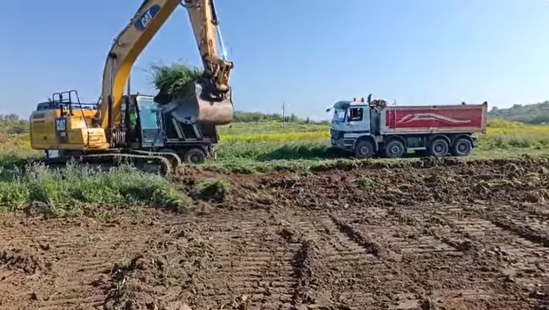 Cum evoluează două din cele trei mari proiecte de spitale regionale / Blocaj total la Cluj, după ce disputa pe contract s-a mutat în instanță / La Iași, utilajele mobilizate în șantier