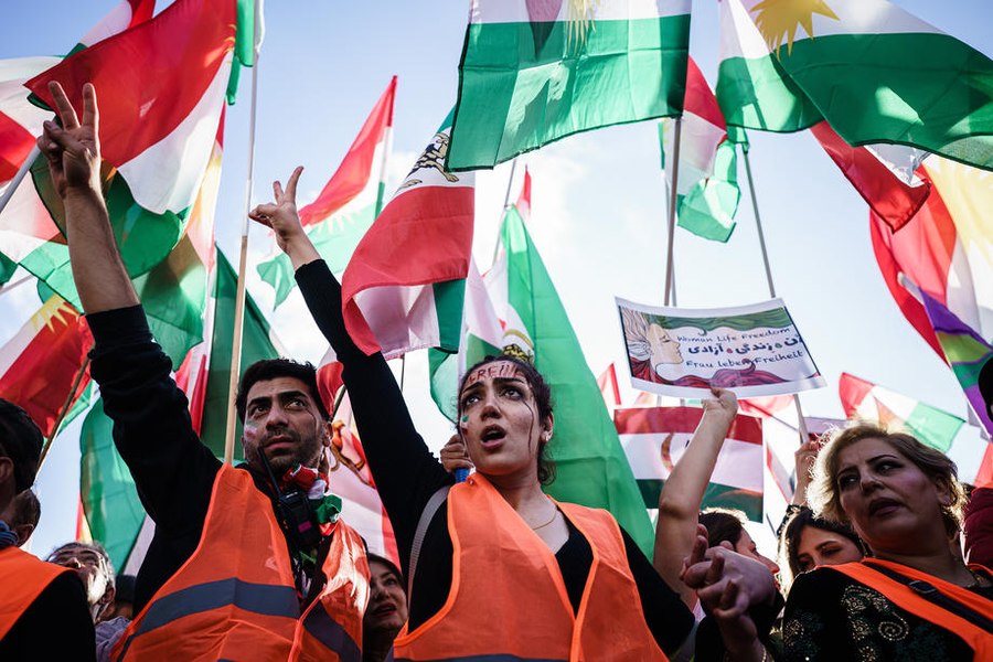 Cum folosesc autoritățile din Iran violența sexuală pentru a înăbuși protestele. Printre victime sunt și copii de 12 ani