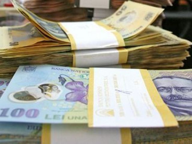 Cursul valutar a rămas stabil miercuri, în pofida turbulenţelor de pe pieţele financiare internaţionale pe fondul războiului din Iran, dar Robor la 3 luni a crescut la 5,94%