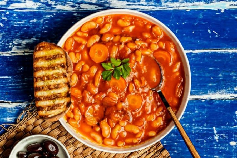 Deliciile culinare care înseninează Postul Mare. Trei rețete balcanice delicioase preparate cu fasole