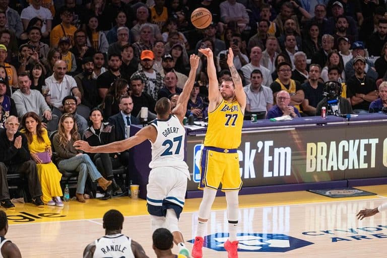 Despărțire pentru Luka Doncic! Baschetbalistul se luptă pentru custodia fiicelor