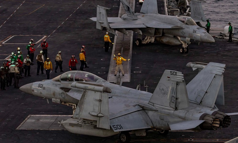 După Khamenei, haosul: 32 de Generali Provinciali Controlează Ormuz — fără telefon de la Teheran