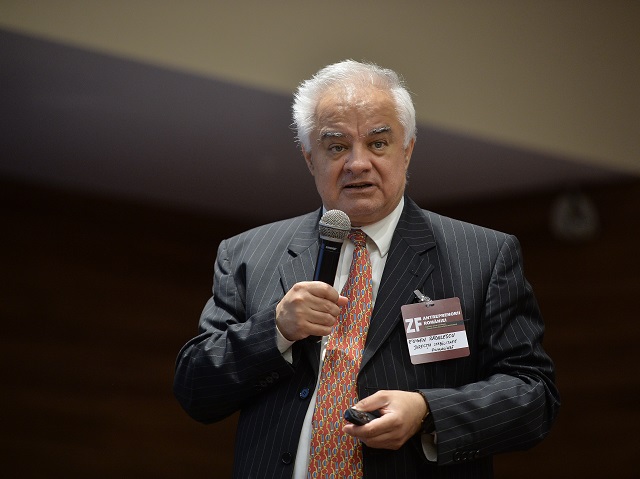 Eugen Rădulescu, consilier guvernator BNR: Ce alegem? Să reducem impozitul pe carburant sau să ţinem cu dinţii de obiectivul reducerii deficitului bugetar? Mă tem că a doua opţiune este singura raţională