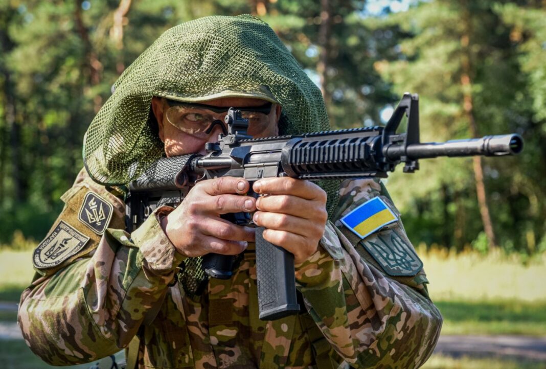 Exporturile de arme și muniții ale României în Ucraina au scăzut anul trecut aproape la jumătate față de 2024, conform Eurostat. La importurile de arme, SUA a fost cel mai important partener non-UE