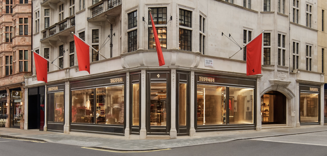 Ferrari deschide un magazin flagship-cheie la Londra, pe Bond Street