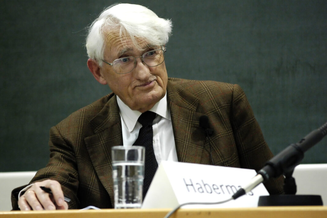Filosoful și sociologul Jürgen Habermas s-a stins din viață sâmbătă, la vârsta de 96 de ani, în Starnberg