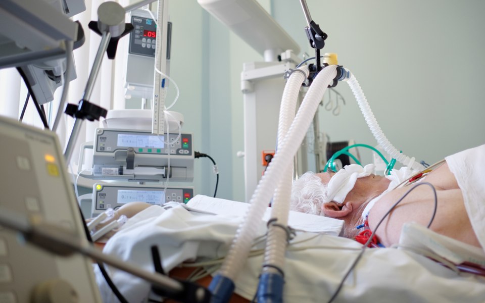 Focar de infecții cu o bacterie periculoasă în secția ATI a Spitalului Județean Piatra Neamț: Patru pacienți morți și alți 12 infectați