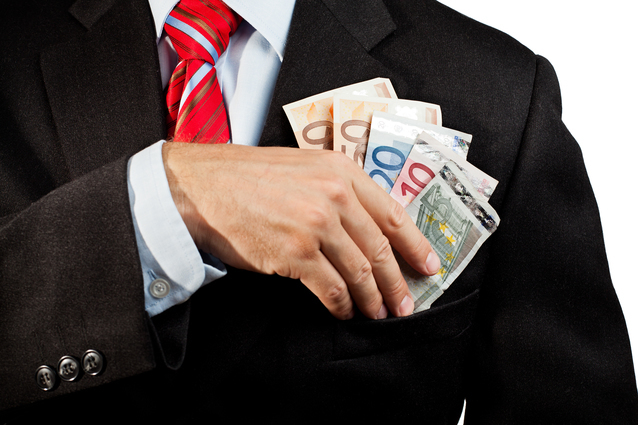Forvis Mazars & Mergermarket: Multiplii tranzacţiilor din CEE depăşesc restul Europei. Cumpărătorii sunt dispuşi să plătească o primă pentru a accesa creşterea viitoare a regiunii. Multiplul median EV/EBITDA în regiunea Europei Centrale şi de Est a ajuns la 9,9x în perioada 2024-2025, potrivit datelor platformei Mergermarket