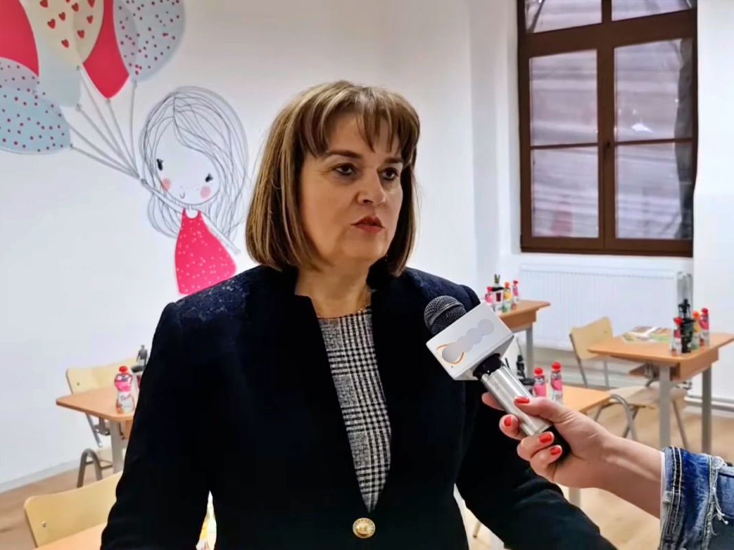 Fostul rector al Universităţii „Aurel Vlaicu” din Arad, cercetat pentru „infracţiuni legate de serviciu” şi fals