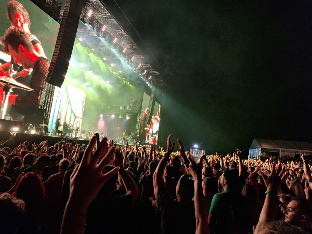 FOTO Cine cântă la Electric Castle 2026 / The Cure, Wet Leg, twenty one pilots și trupa lui Keanu Reeves vin la Bonțida / Abonament de 169 de euro plus taxe, pentru acces general