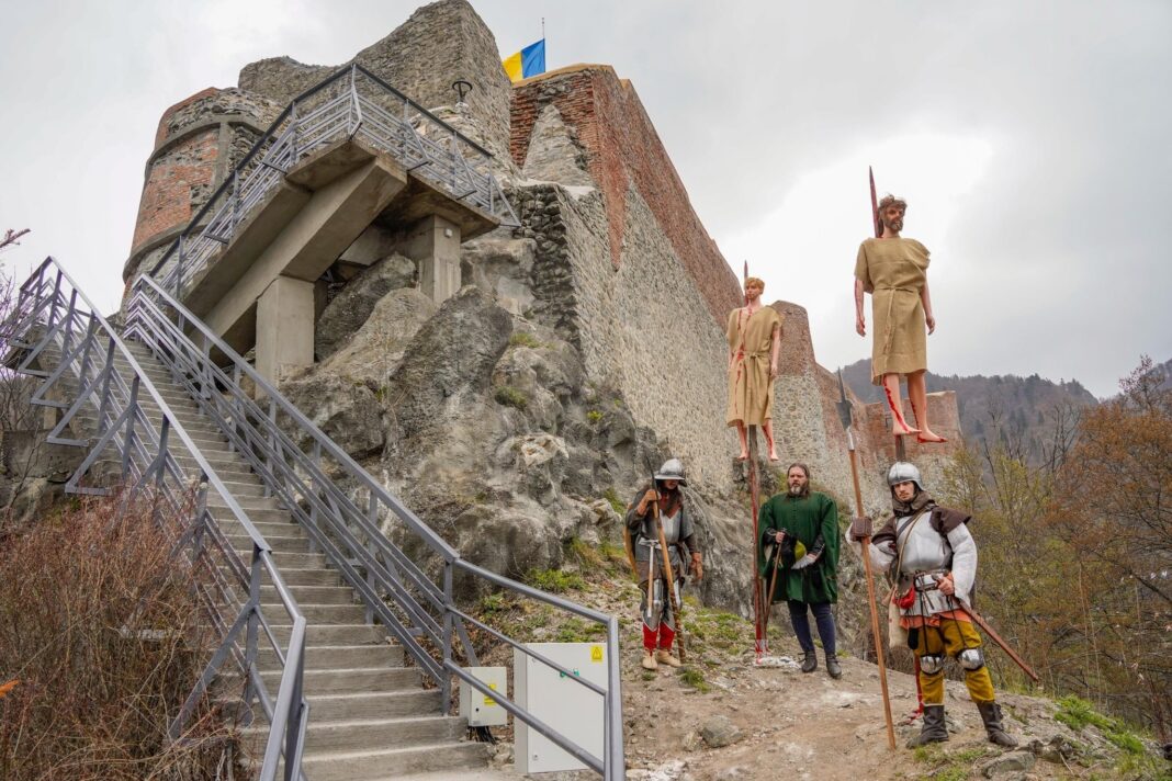 FOTO&VIDEO: Investiții în turism din bani europeni în Regiunea Sud-Muntenia. Cetăți, conace, biserici și zone turistice reabilitate în județele Argeș, Călărași, Dâmbovița, Giurgiu, Ialomița, Prahova și Teleorman