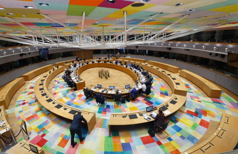 Gestul de frondă al premierului maghiar Viktor Orban în timpul discursului lui Zelenski, la Consiliul European