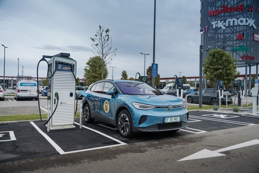 Gigantul auto care recheamă în service aproximativ 100.000 de mașini electrice. Modelele care riscă să ia foc din cauza unui defect