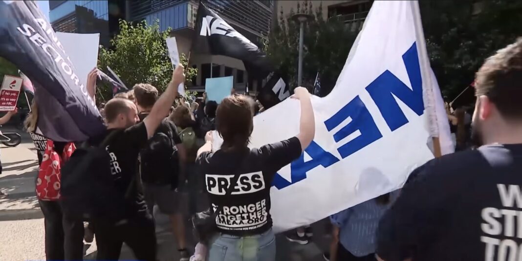 Grevă a jurnaliştilor de la principalul post public de televiziune din Australia, din cauza îngrijorării privind pericolul Inteligenței Artificiale