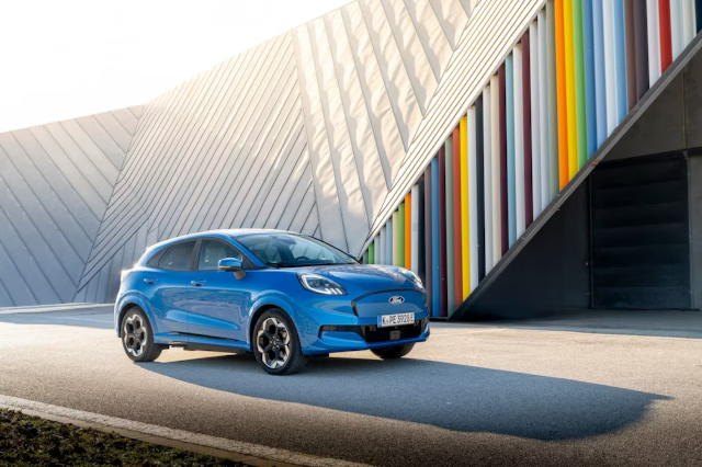 Hi-tech de Craiova: Ford Puma primeşte noi sisteme BlueCruise pentru condus autonom, comenzi vocale prin Amazon Alexa şi posibilitatea de a urmări clipuri pe YouTube când maşina e oprită