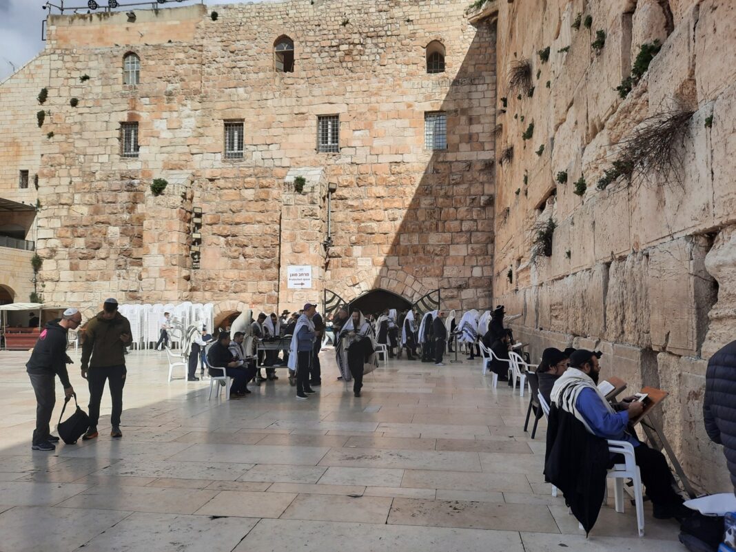 Ierusalimul nu va mai sărbători tradiţionala Duminică a Floriilor din cauza războiului cu Iranul