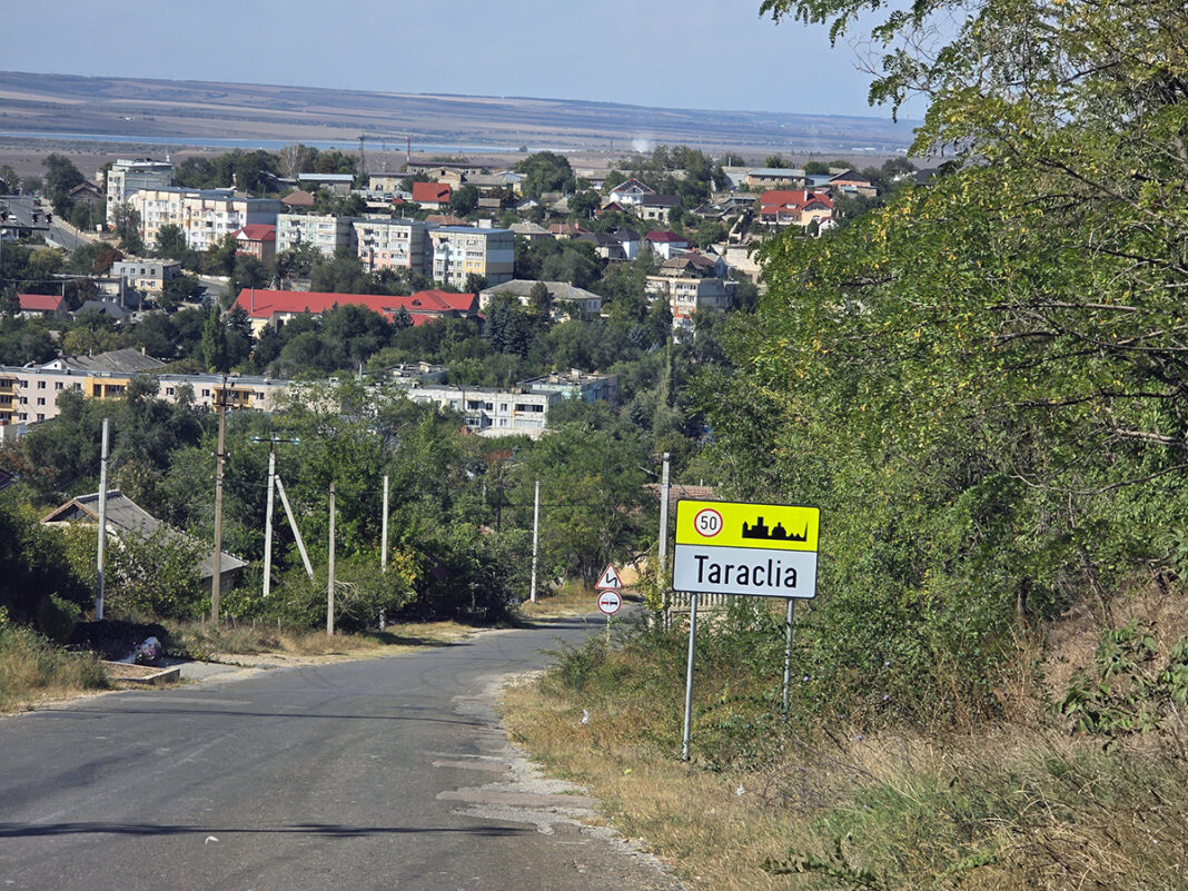 Încercări de sabotare a reformei administrative de la Chișinău. Tensiunile, animate de un socialist și o apropiată a fugarului pro-rus Ilan Șor