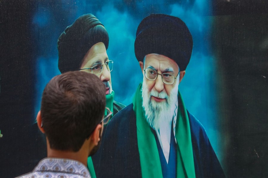 Înmormântarea lui Ali Khamenei a fost amânată din cauza „volumului mare de solicitări de participare”