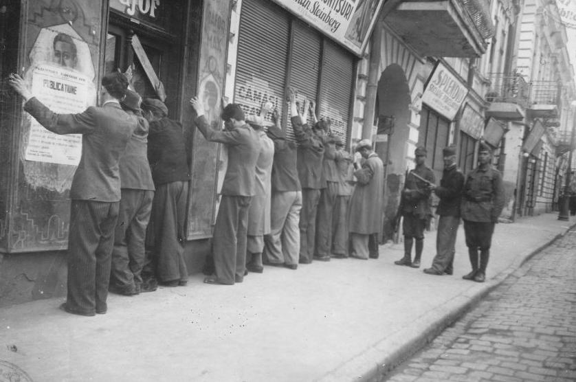 Institutul „Elie Wiesel”: „Suntem consternați de felul în care conducerea Ministerului Apărării Naționale a ales să gestioneze memoria Regimentului 89 Infanterie. Au participat la Pogromul de la Iași, precum și la prigoana împotriva evreilor în Basarabia sau dincolo de Nistru”